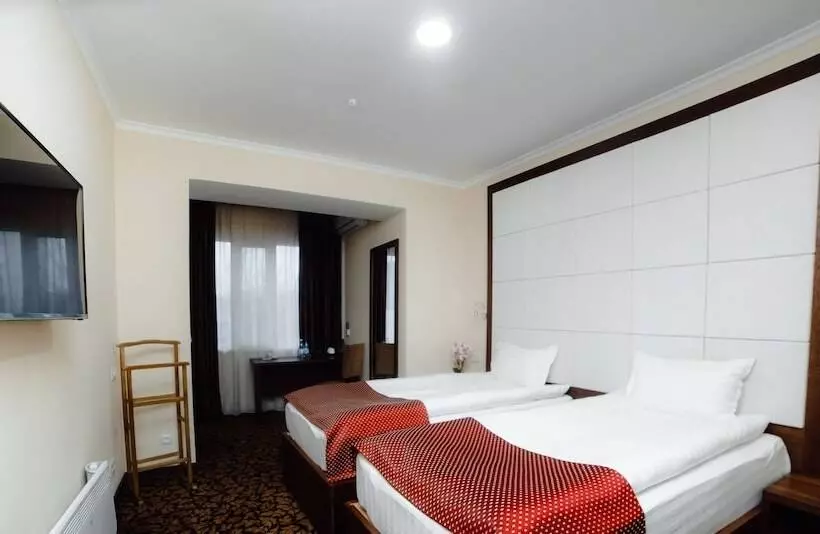 هتل Golden Square Bishkek