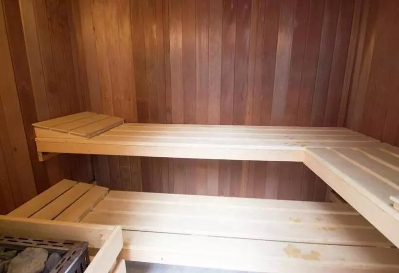 Lavish Villa In Mouans Sartoux With Sauna