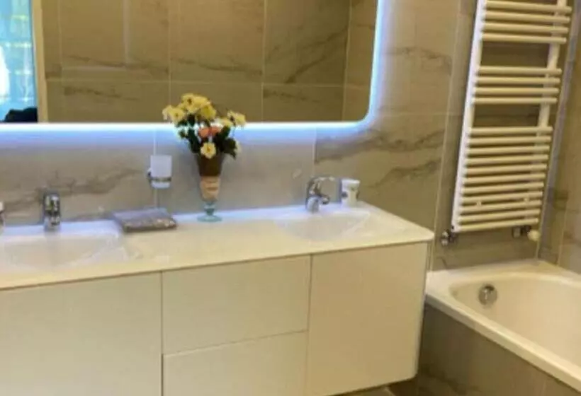 Lavish Villa In Mouans Sartoux With Sauna