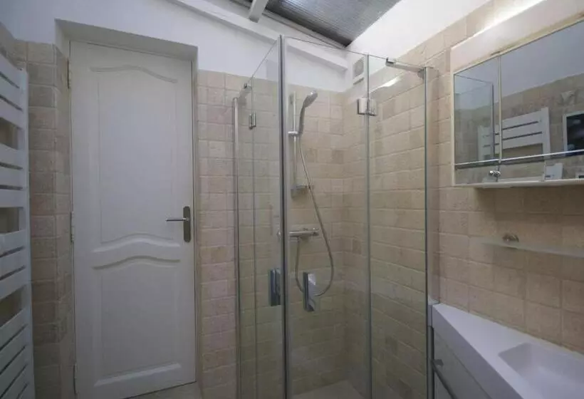 Lavish Villa In Mouans Sartoux With Sauna