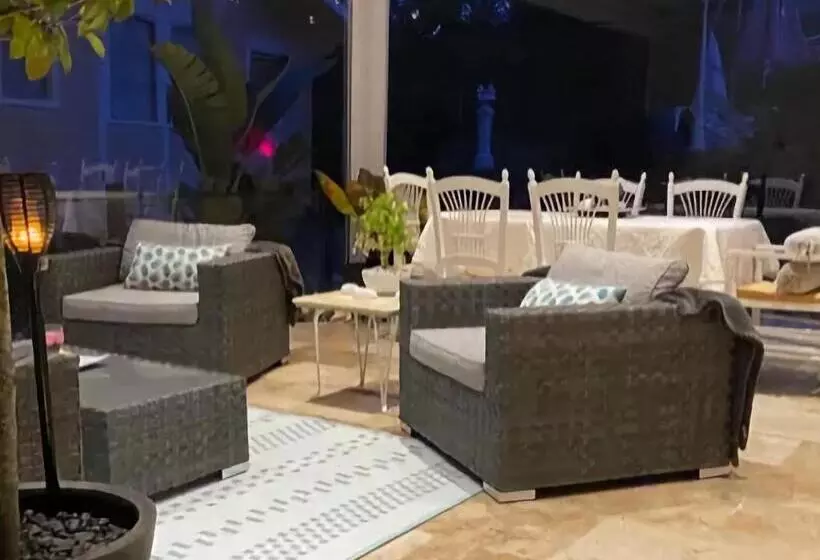 Lavish Villa In Mouans Sartoux With Sauna