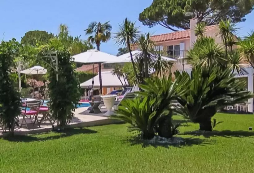 Lavish Villa In Mouans Sartoux With Sauna