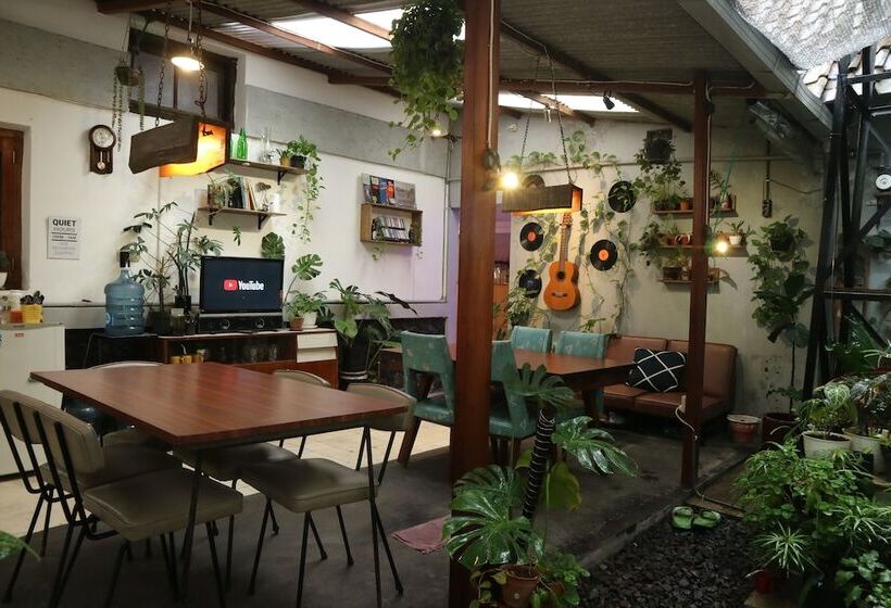 Semeru Hostel Malang