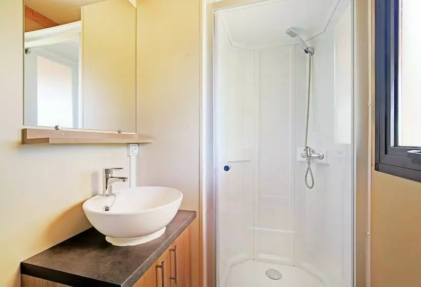 ホテル Huttopia Royat