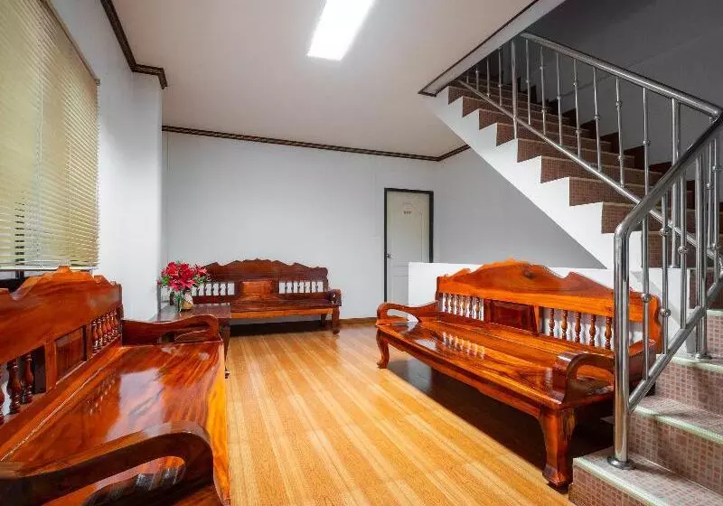 Hotelli Oyo 836 Pk Residence