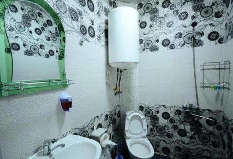 هتل Nine Brothers