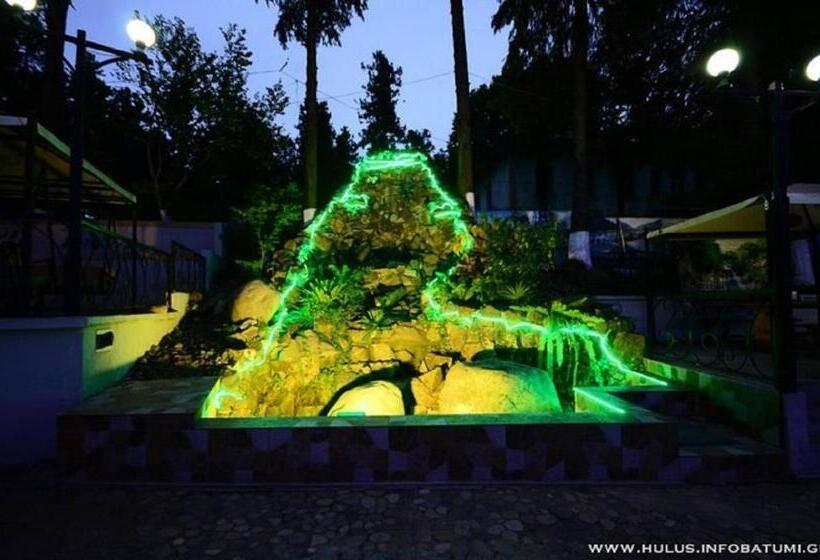 هتل Nine Brothers