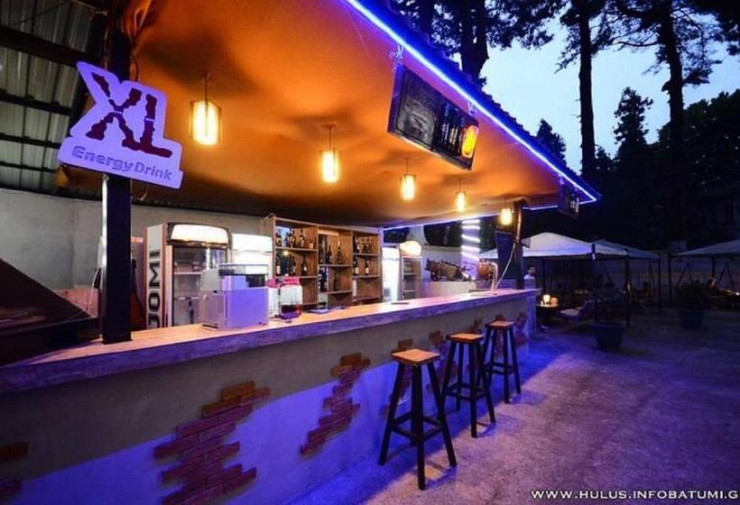 هتل Nine Brothers