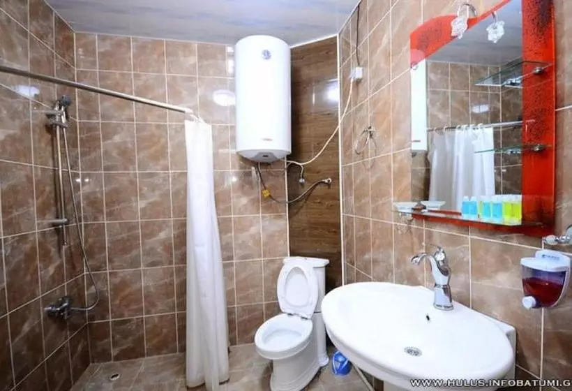 هتل Nine Brothers