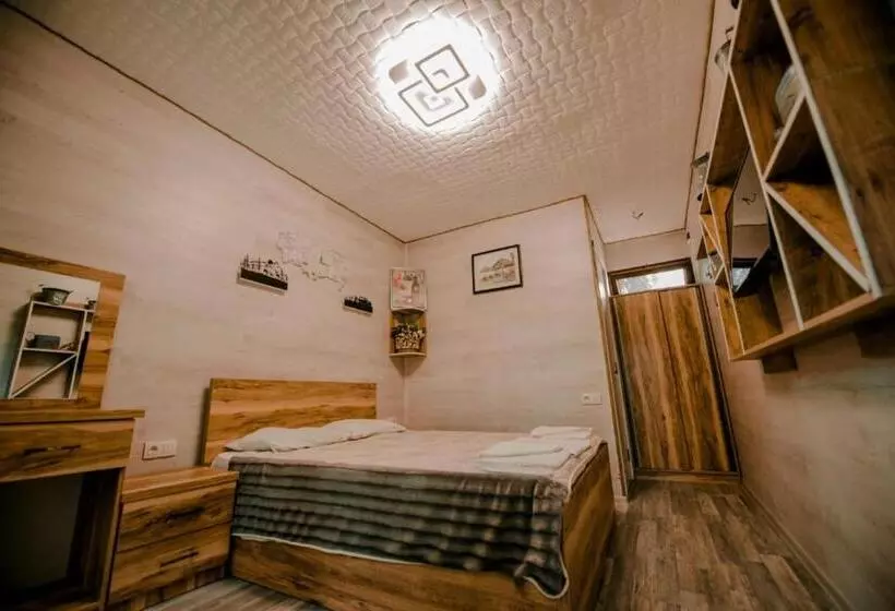 هتل Nine Brothers