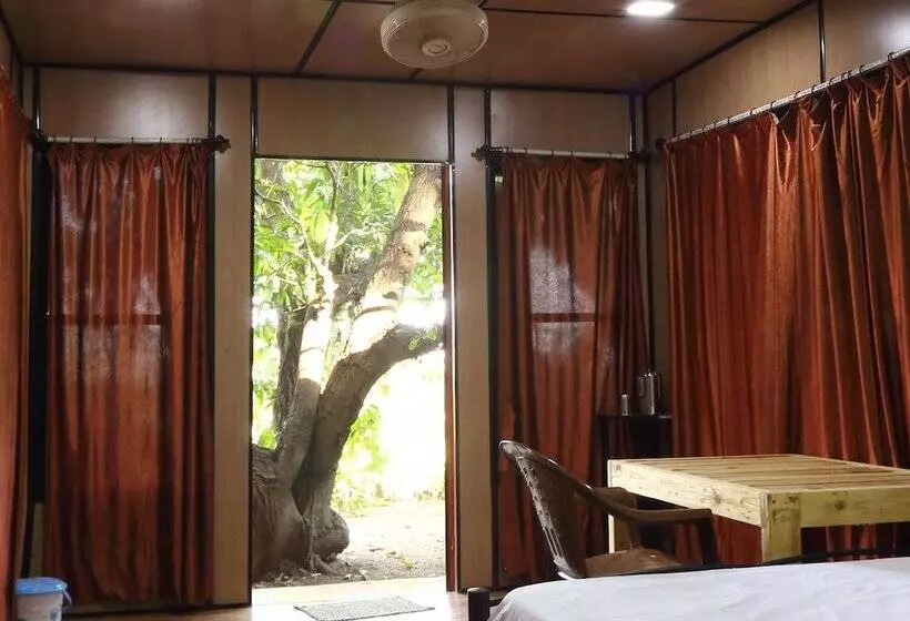 Iora Cottages