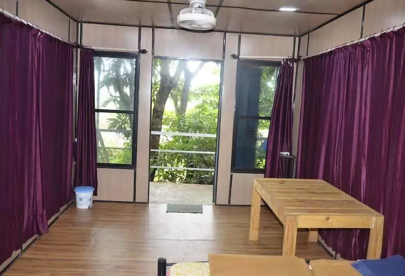 Iora Cottages