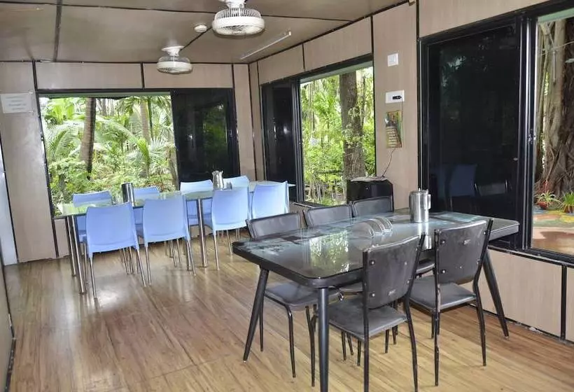 Iora Cottages