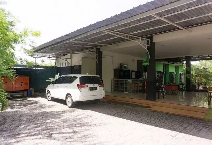 ペンション Reddoorz Syariah @ Garuda Street Sumbawa