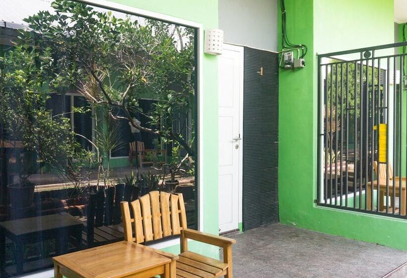 펜션 Reddoorz Syariah @ Garuda Street Sumbawa