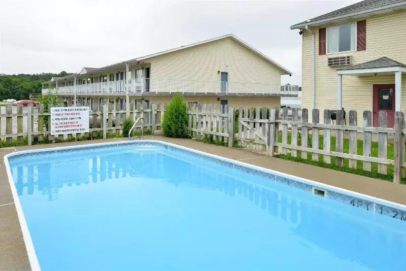 호텔 Americas Best Value Inn Knob Noster