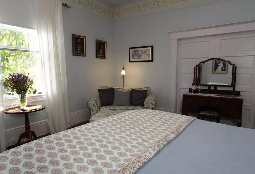 호텔 Kelley & Young Wine Garden Inn