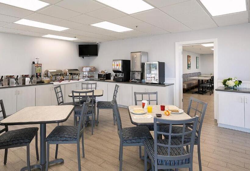 هتل Pismo Lighthouse Suites