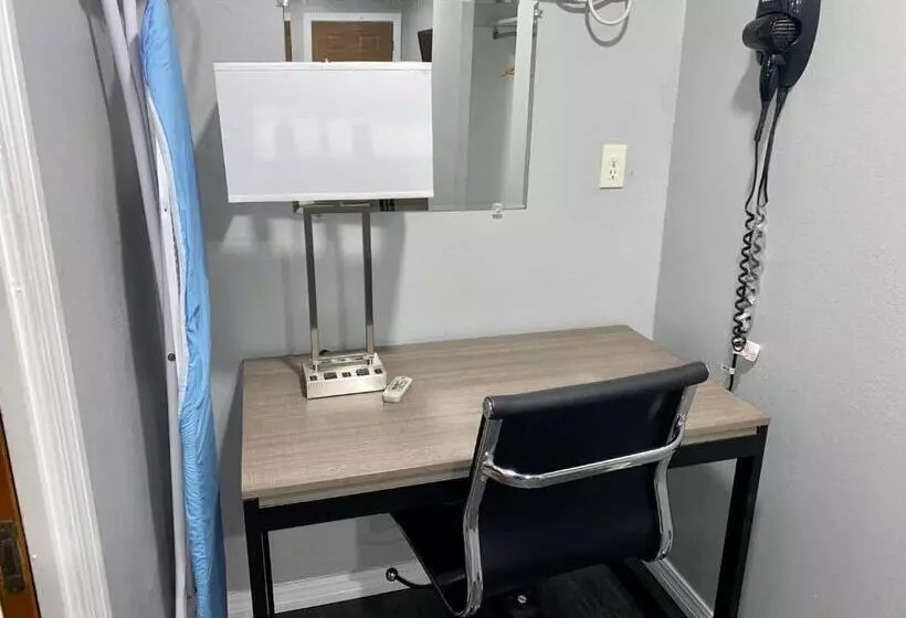 モーテル Budget Host Inn