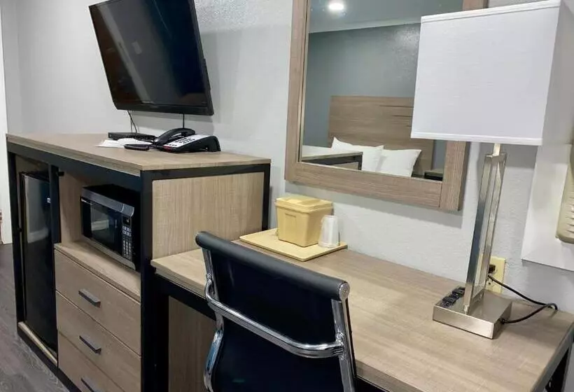 モーテル Budget Host Inn