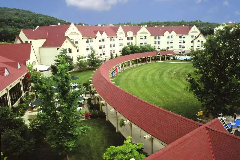 استراحتگاه Branson Hillside