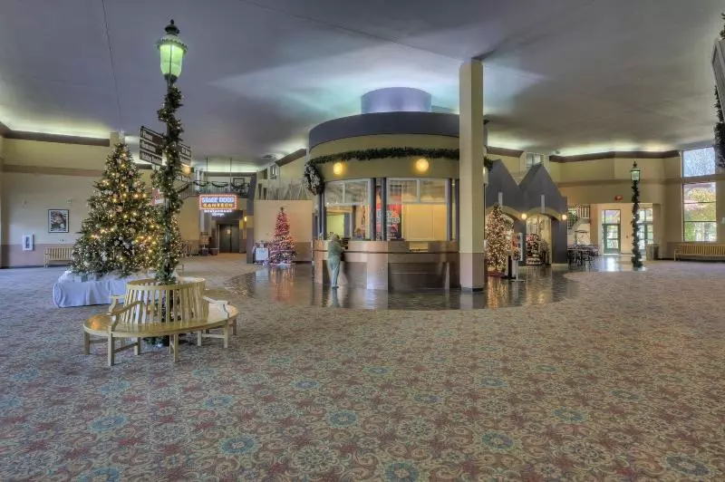 استراحتگاه Branson Hillside