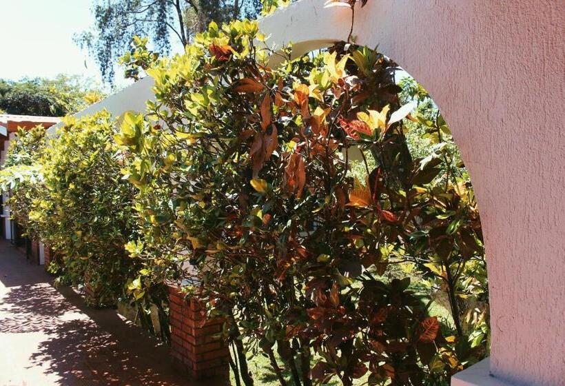 Hotel Hacienda Escondida 10min To Airport