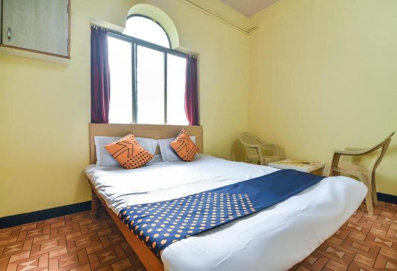 Hotel Spot On 70174 Anand Lodging