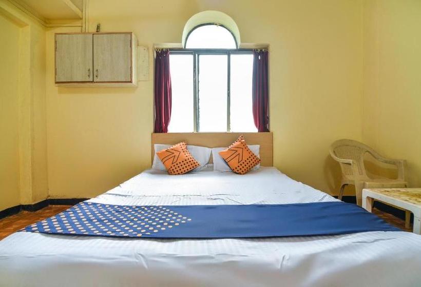 Hotel Spot On 70174 Anand Lodging