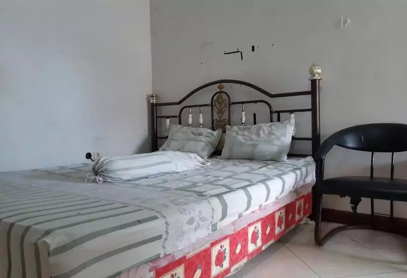 ホテル Oyo 3105 Rifaraz Syariah