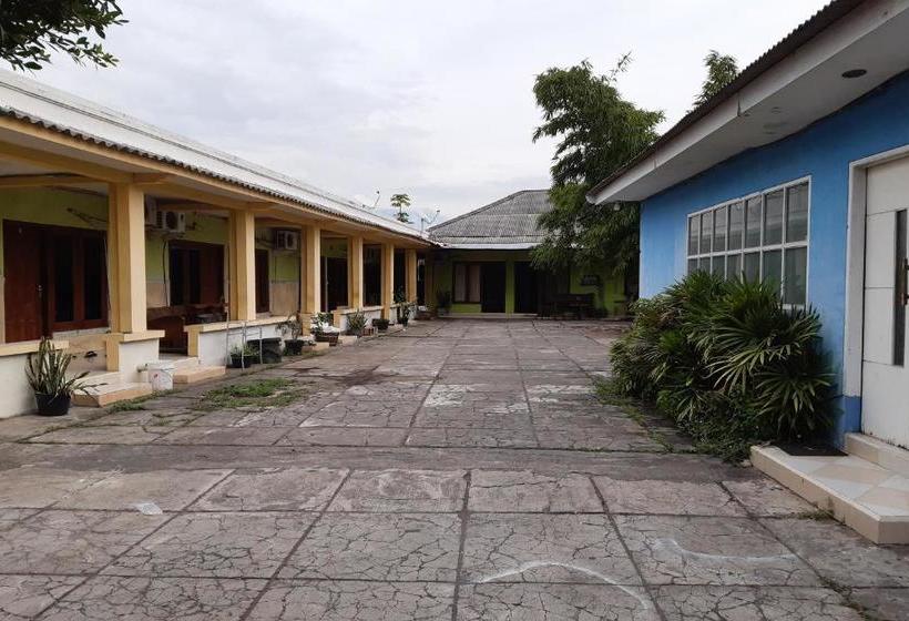 Hotel Oyo 3105 Rifaraz Syariah