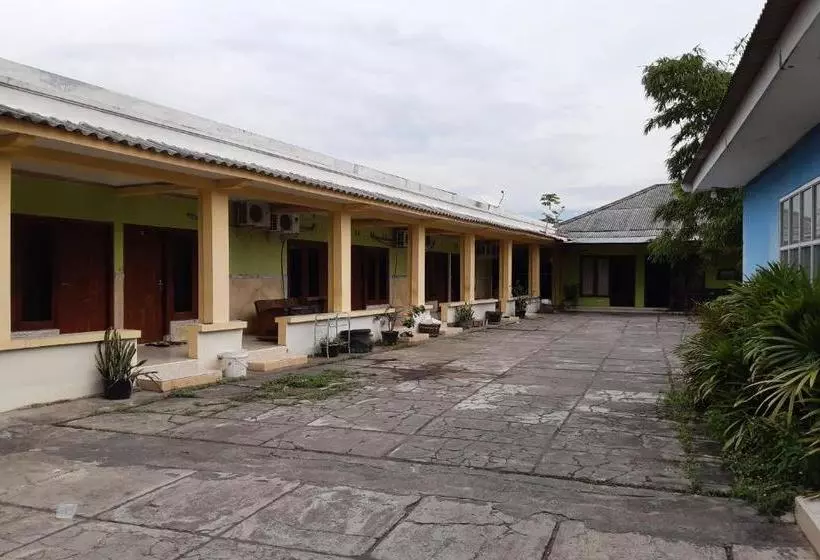 ホテル Oyo 3105 Rifaraz Syariah