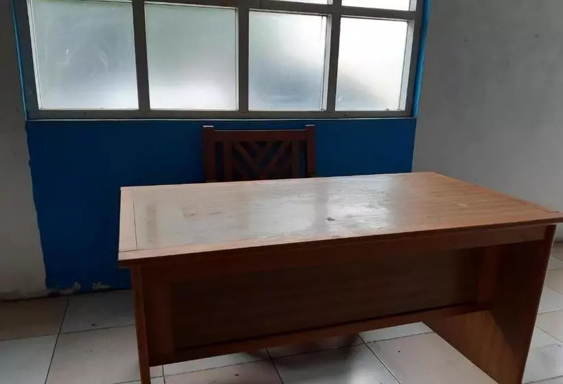 ホテル Oyo 3105 Rifaraz Syariah