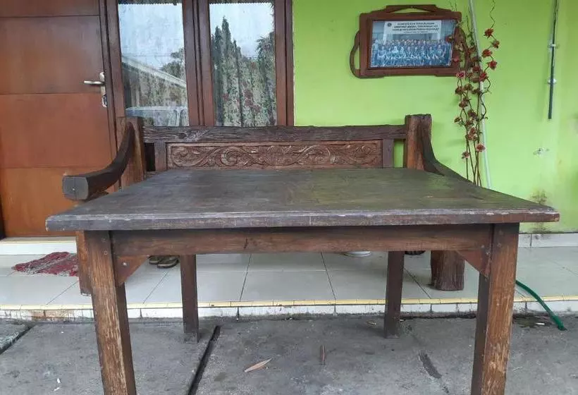 ホテル Oyo 3105 Rifaraz Syariah