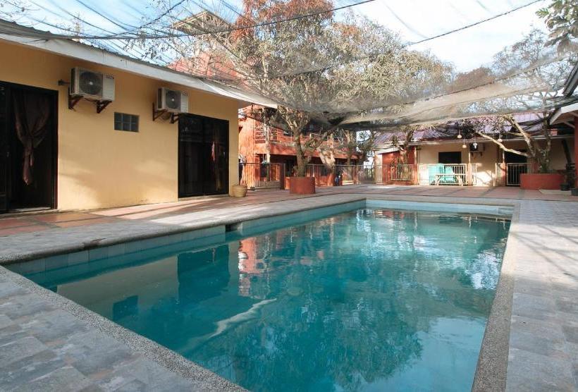 酒店 Reddoorz Plus At Malabag Silang  Vaccinated Staff