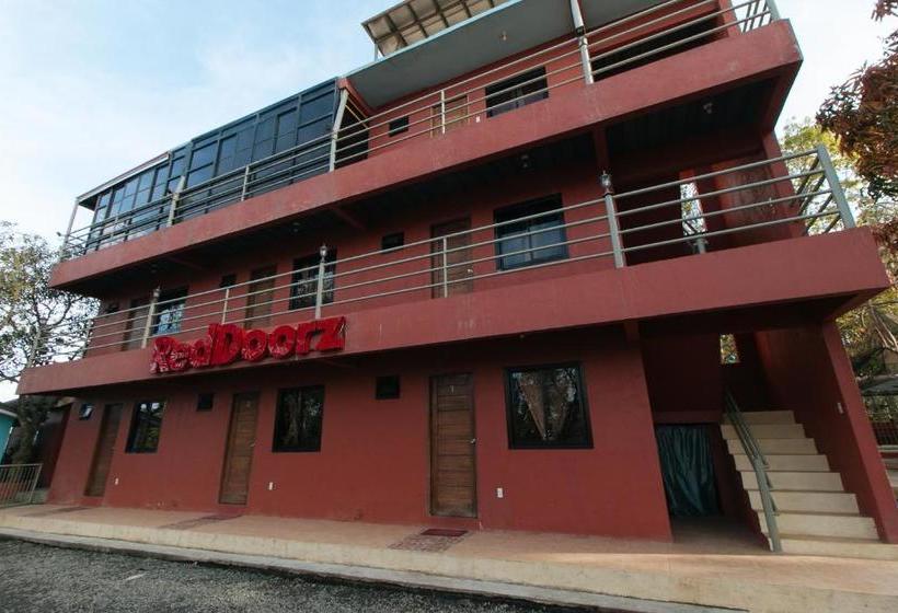 酒店 Reddoorz Plus At Malabag Silang  Vaccinated Staff