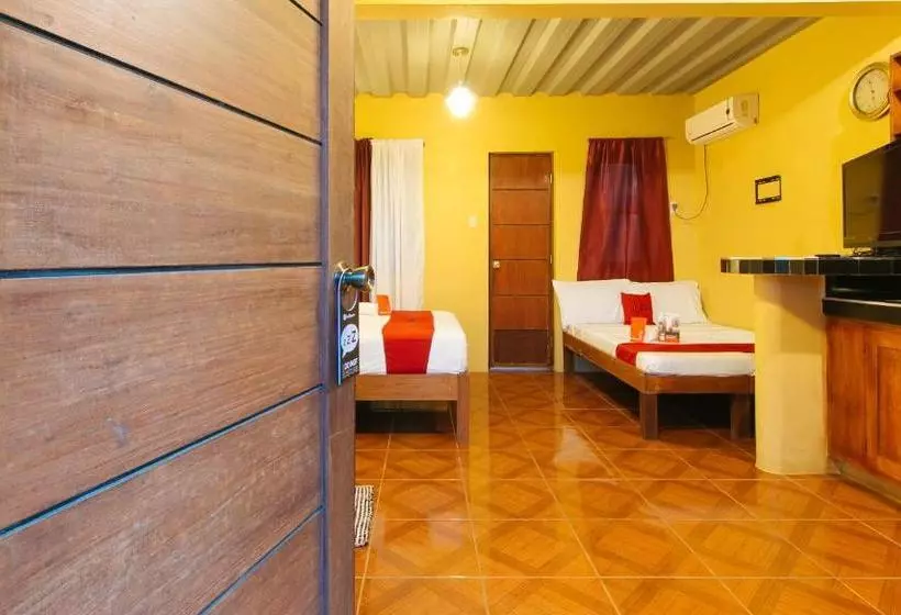 ホテル Reddoorz Plus At Malabag Silang  Vaccinated Staff