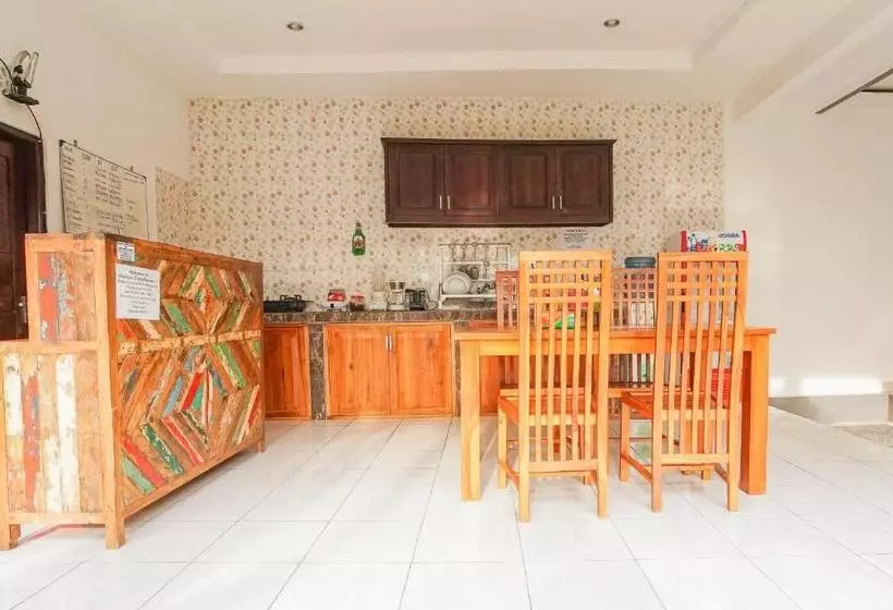 پانسیون Wahyu Guest House
