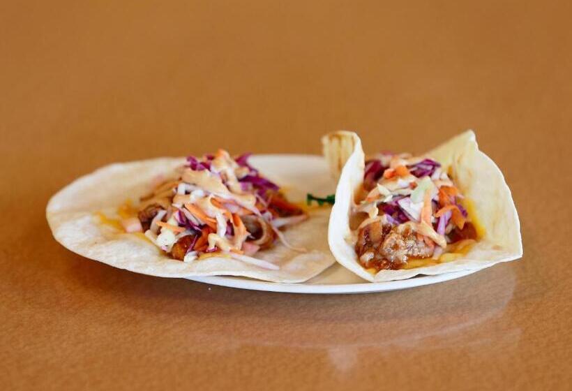 Hotel David Thompson Resort