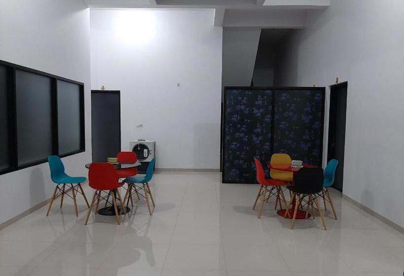 Hotell Oyo 3123 Orchid Residence