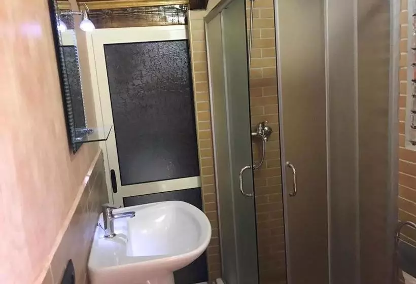 پانسیون Borealis Guest House