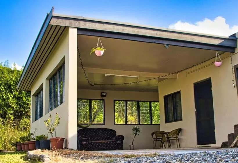 Majatalo Guddy’s Riverside Cottage