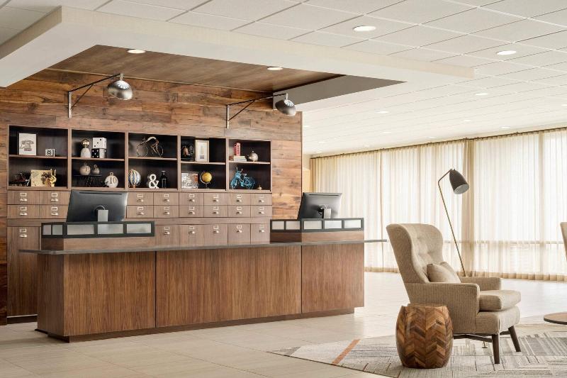 Отель Four Points By Sheraton Spartanburg