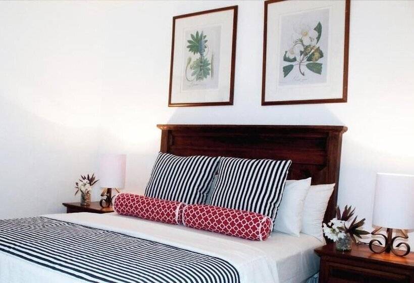 هتل Costa Caribe Beach & Resort