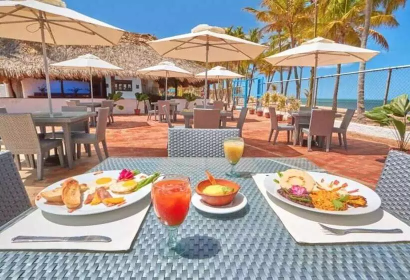 هتل Costa Caribe Beach & Resort