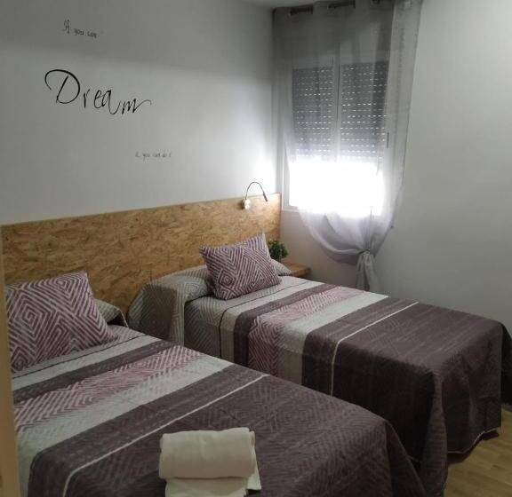 Hotel Hostal Los Escudos