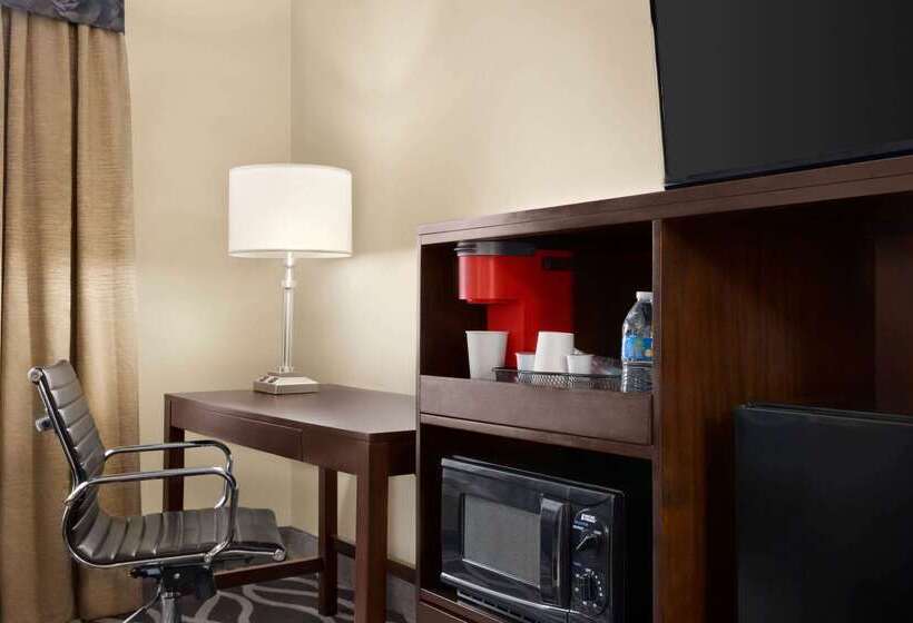 فندق Iban Dallas Park Central , Trademark By Wyndham