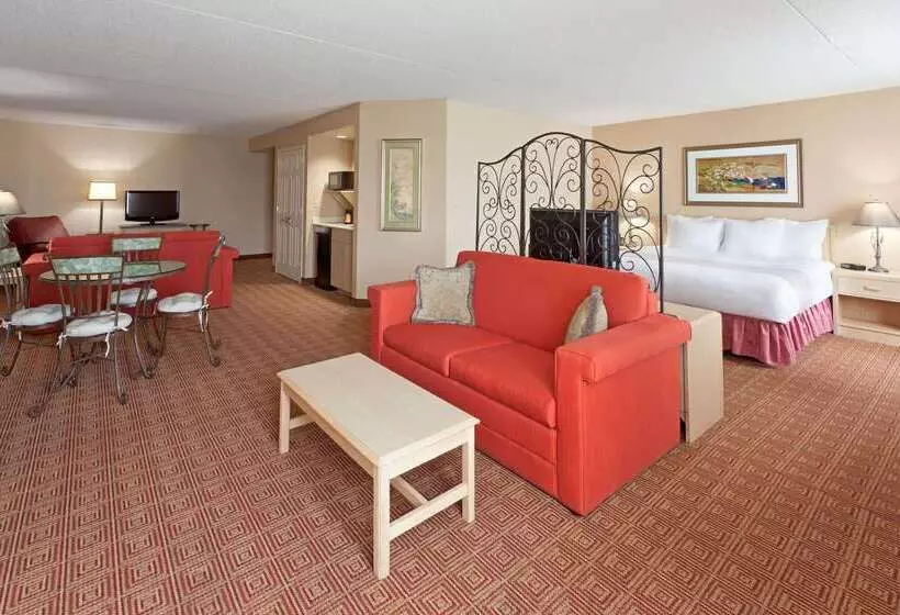 هتل La Quinta By Wyndham Garden City