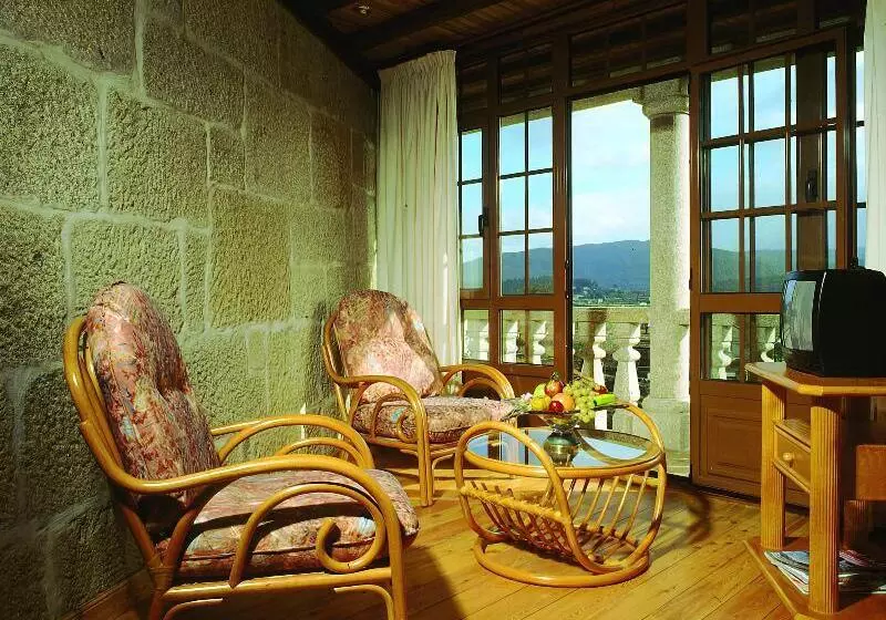 Casa Antiga Do Monte