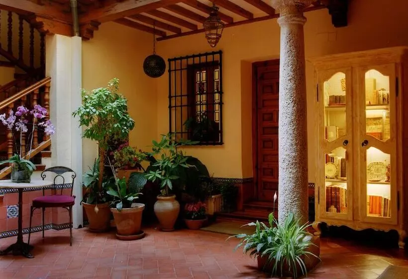 هتل Almunia De San Miguel